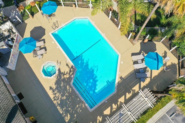 Chase Suites Hotel In Newark image 7